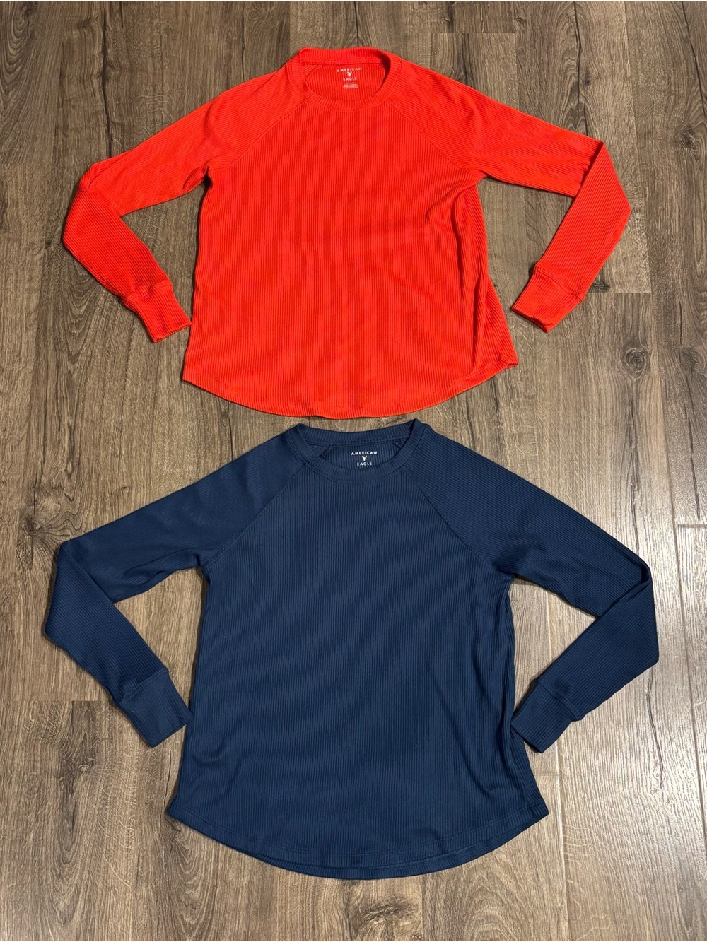 American Eagle Plush Long Sleeve Crew Neck Ribbed Tops - Cherry/Navy size Small